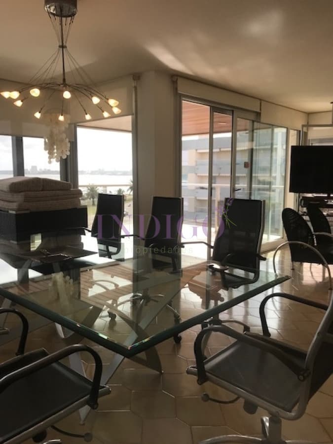 Espectacular departamento en venta frente al puerto de Punta del Este. - Indigo Propiedades