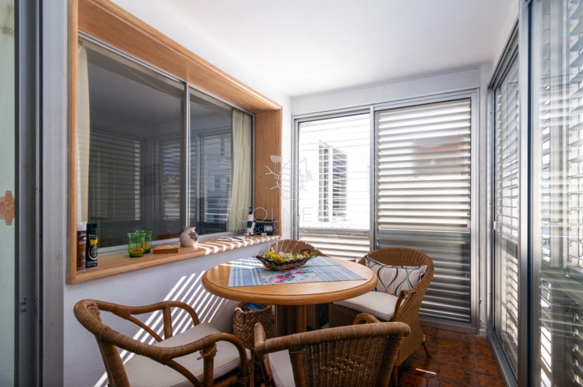 Espectacular apartamento de 2 dorms y servicio en plena península