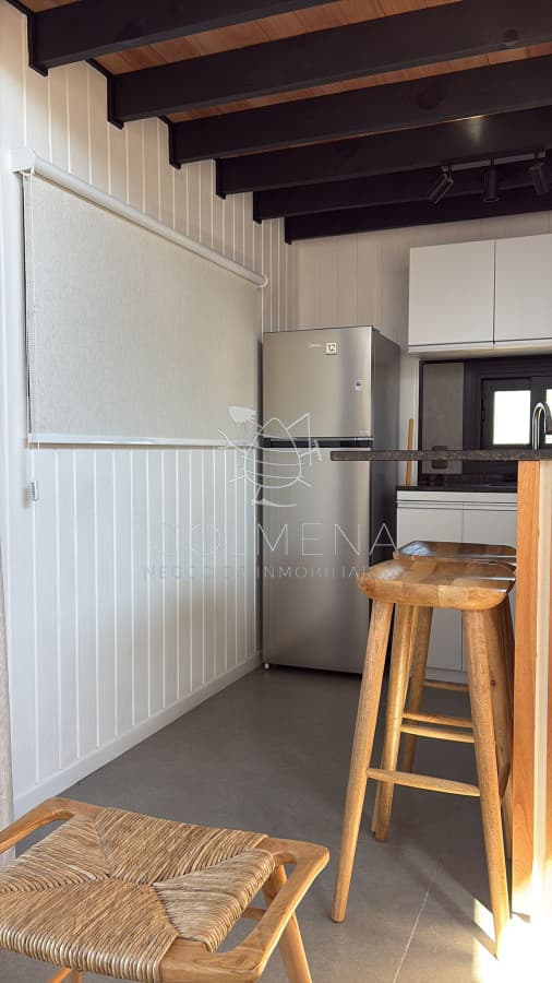 Casa a estrenar de 1 dor y medio (entrepiso), a 150 m2 del mar