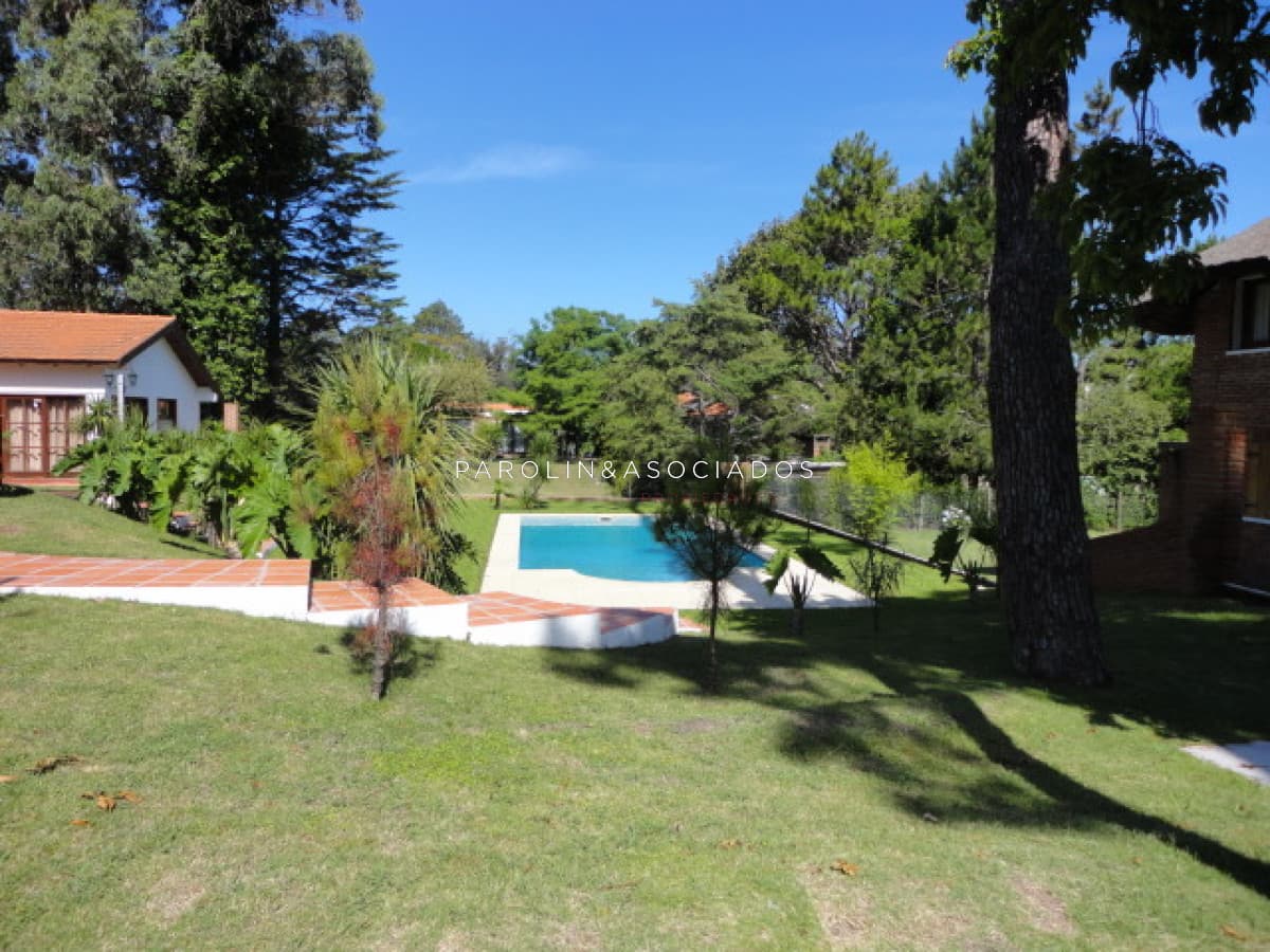 Casa en Venta Ubicada en Pinares, 4 dormitorios