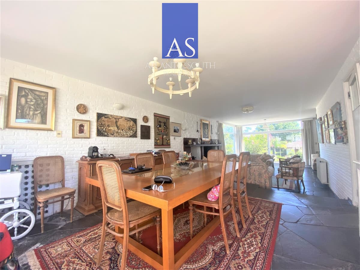 Casa de 4 dormitorios en Playa Mansa, Punta del Este