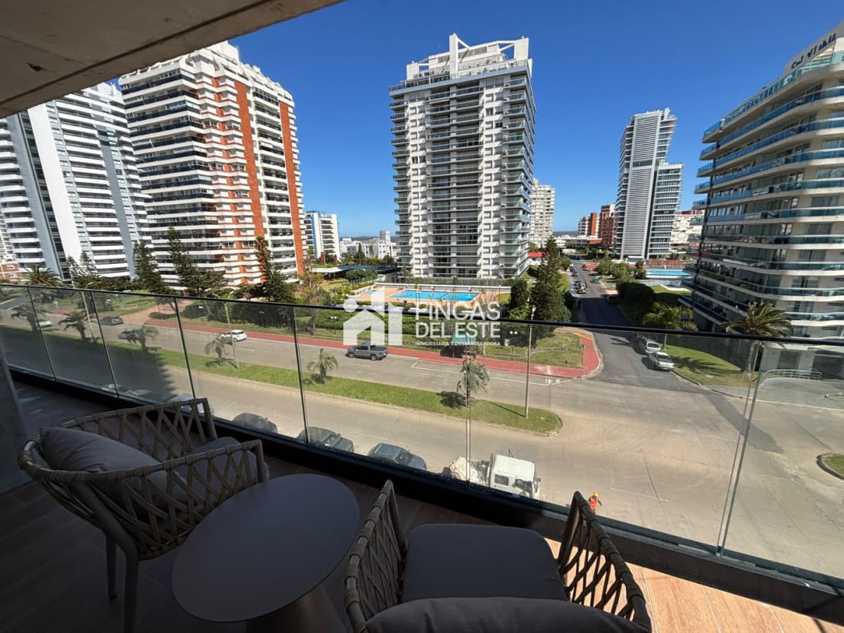 Apartamento de 3 dormitorios con vista y amenities