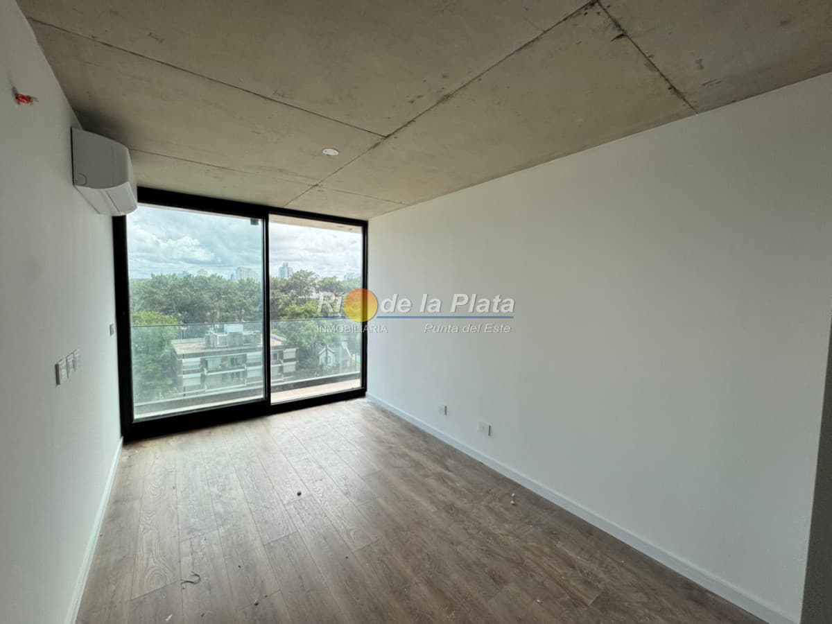 Torres del Este, depto esquinero piso alto