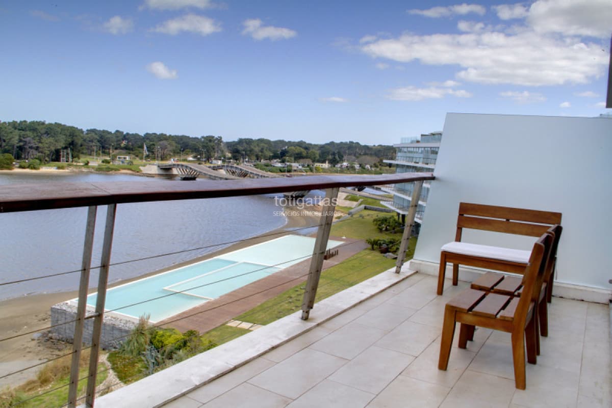 Delamar Apto. 203