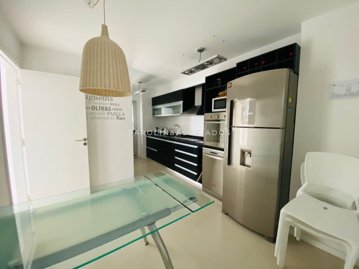 Apartamento en venta en piso alto Icon Brava Tower, Punta del Este.