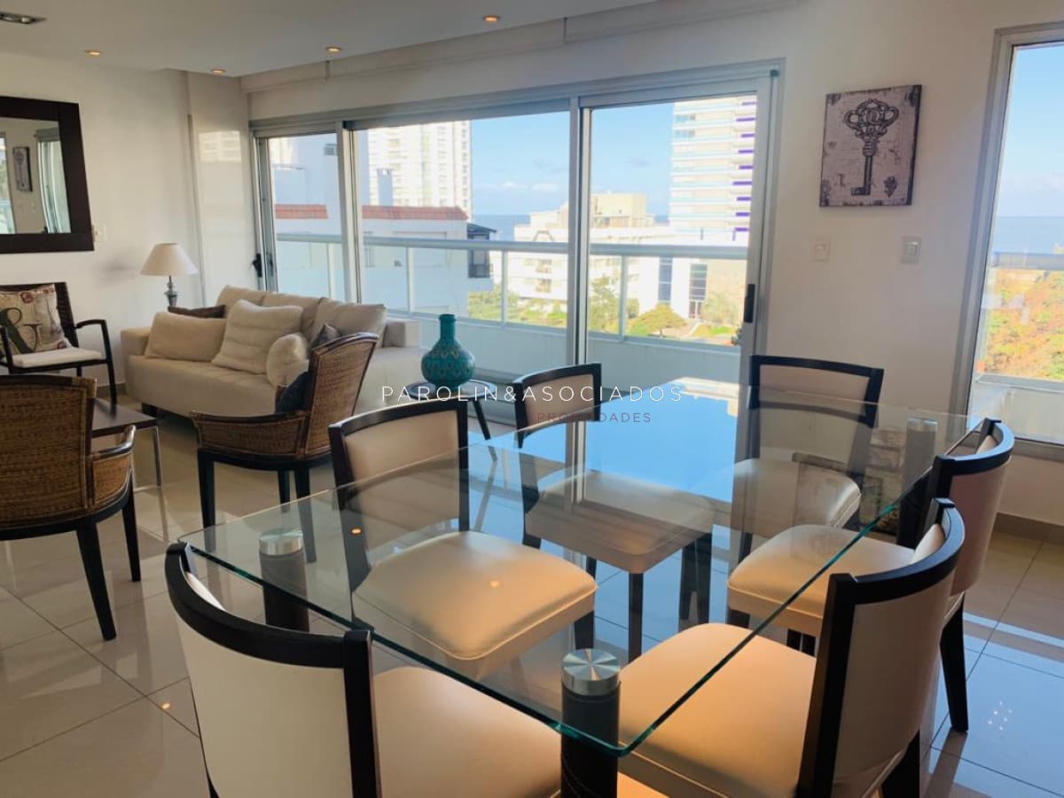 Apartamento en venta de 3 dormitorios en Brava Biarritz, Punta del Este.