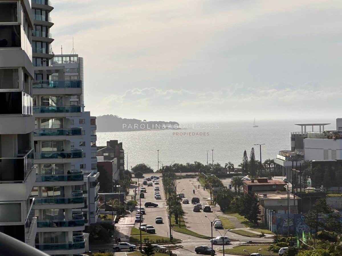 Apartamento de 3 dormitorios en venta en Edificio Forest Tower 2, Punta del Este.