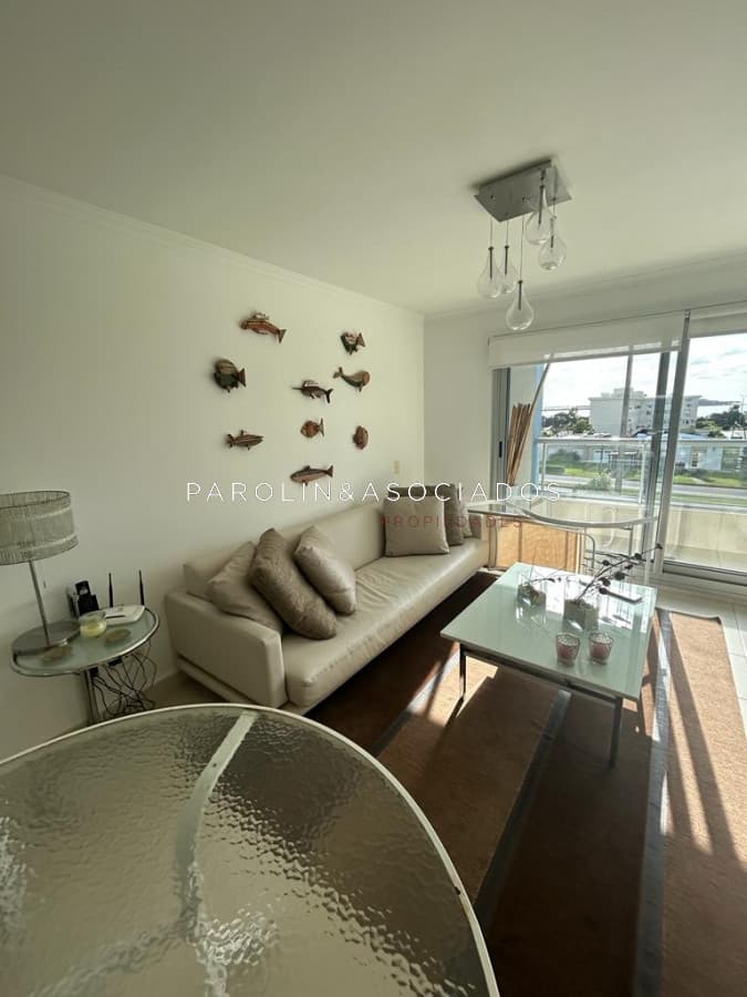 Apartamento en venta de 2 dormitorios en Art Boulevard, Punta del Este.