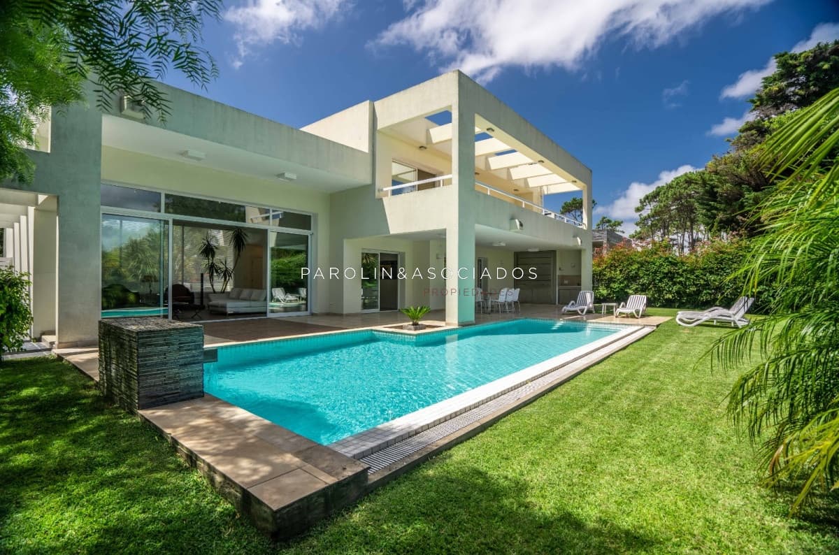 Casa en venta 4 dormitorios en Boulevard Park, Punta del Este.