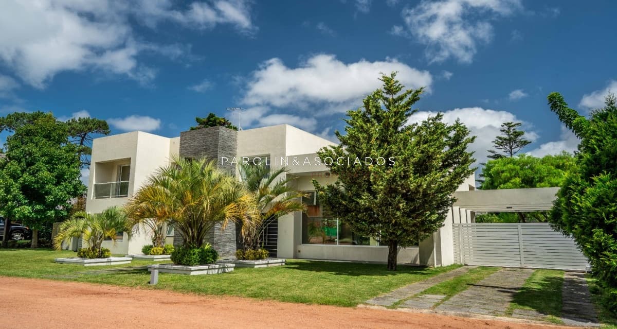Casa en venta 4 dormitorios en Boulevard Park, Punta del Este.