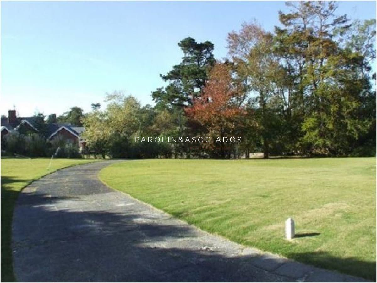Casa en venta de 6 dormitorios en Golf, Punta del Este.