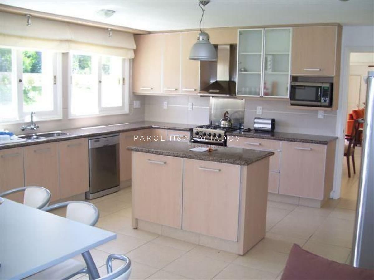 Casa en venta de 5 dormitorios en Golf, Punta del Este