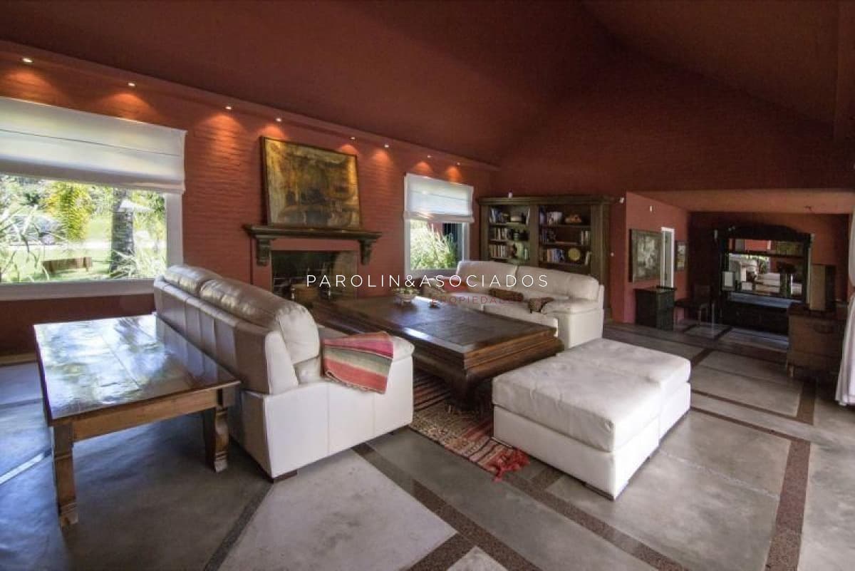 Casa en venta de 4 dormitorios en Punta del Este.
