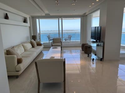 Apartamento en venta Playa Mansa 3 dormitorios  -