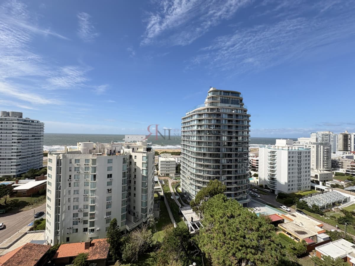 Edificio nuevo con todos los amenities vista a Playa Brava									(ref.#113347)