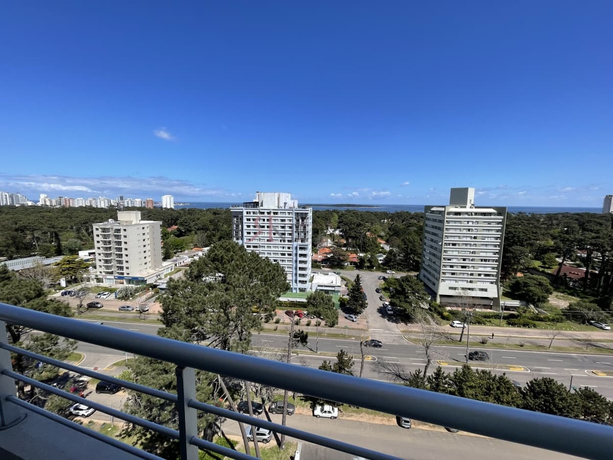 Avenida Roosevelt, amplio luminoso, bien equipado									(ref.#113032)