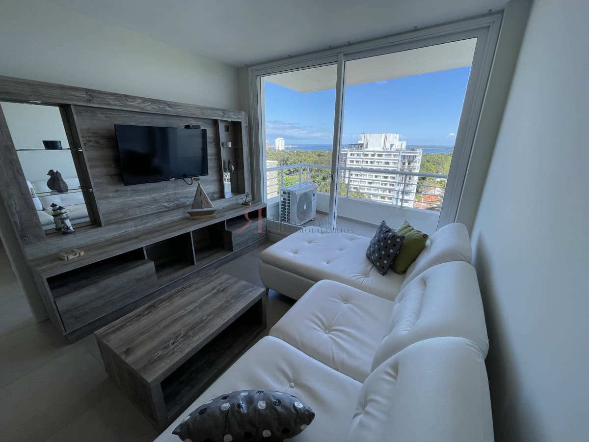 Avenida Roosevelt, amplio luminoso, bien equipado									(ref.#113032)