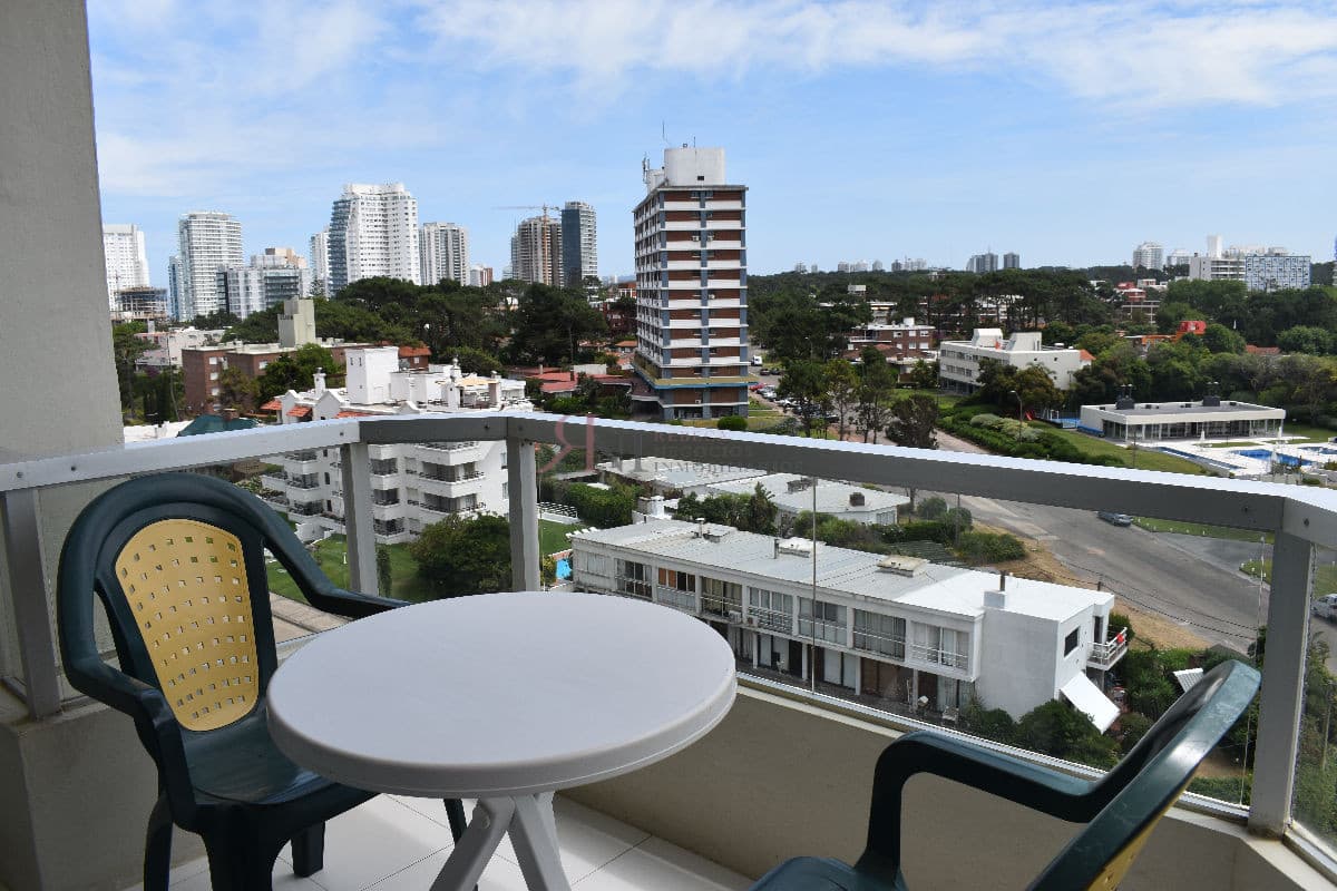 Terraza con vista a la Playa Brava									(ref.#10663)