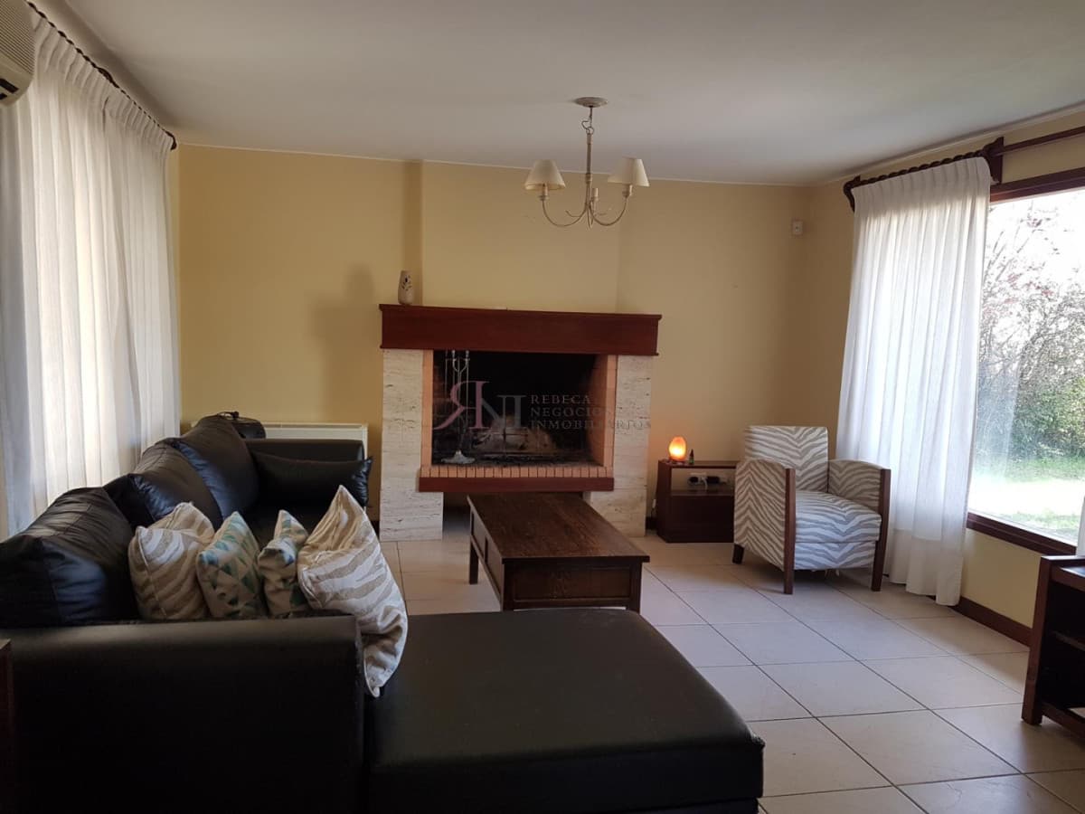 CASA EN JARDINES DE CORDOBA (ref.#7902)