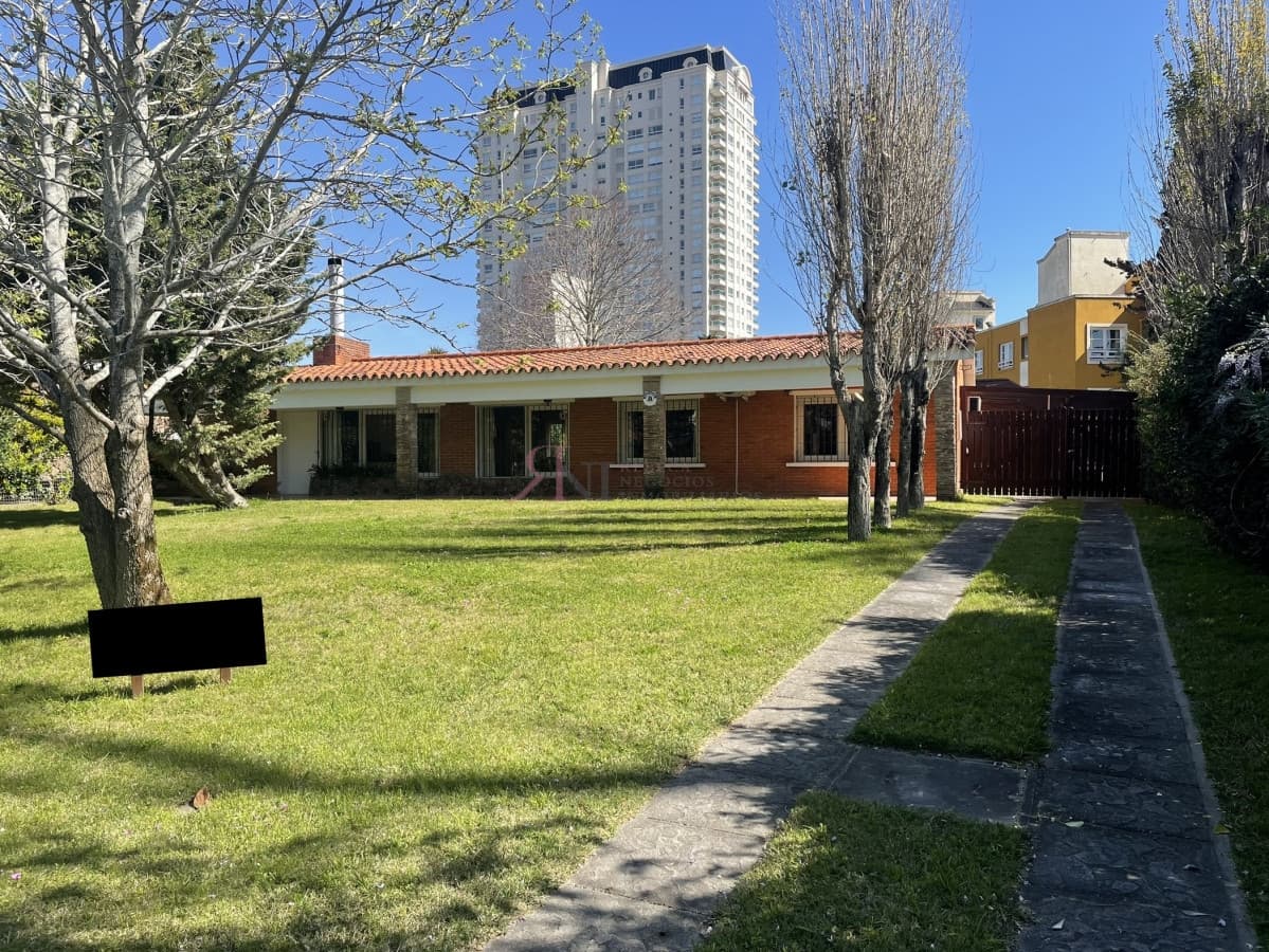 Lindo entorno, cercada, alarma, aire acondicionado (ref.#112460)