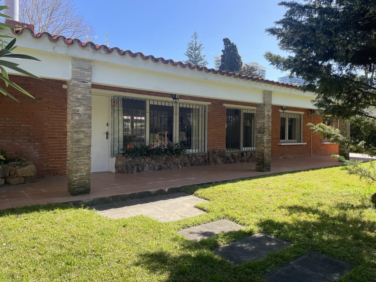 Lindo entorno, cercada, alarma, aire acondicionado (ref.#112460)