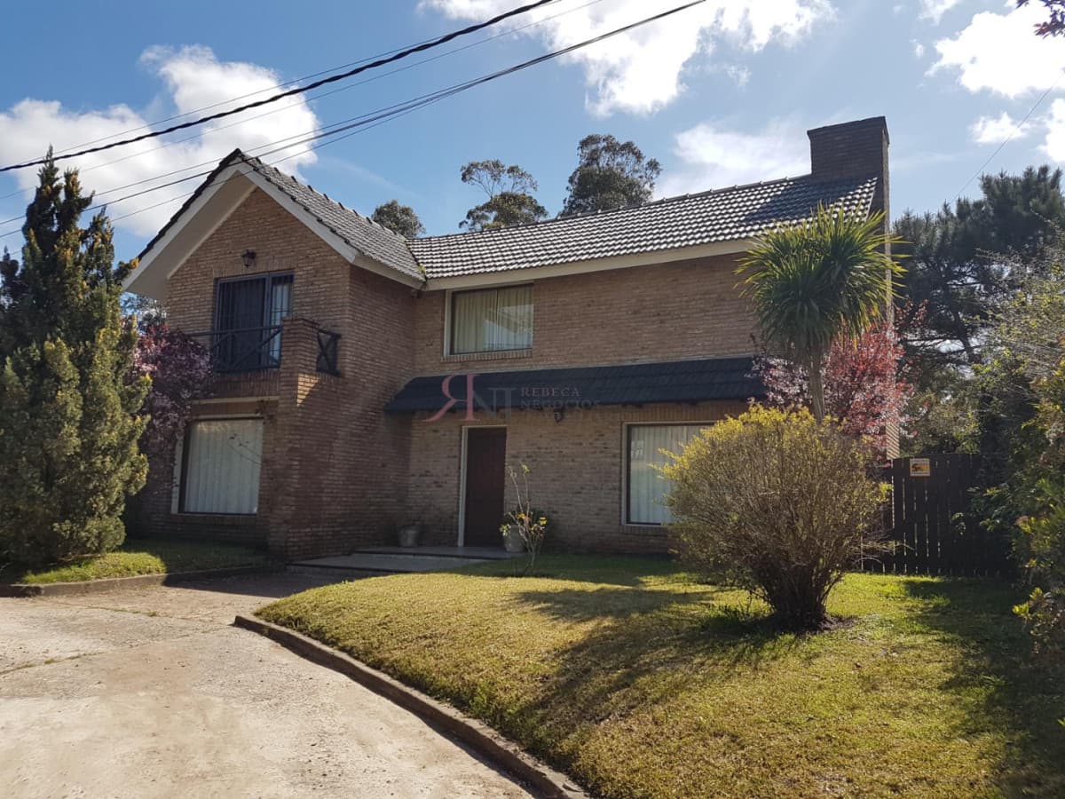 CASA EN JARDINES DE CORDOBA (ref.#7902)