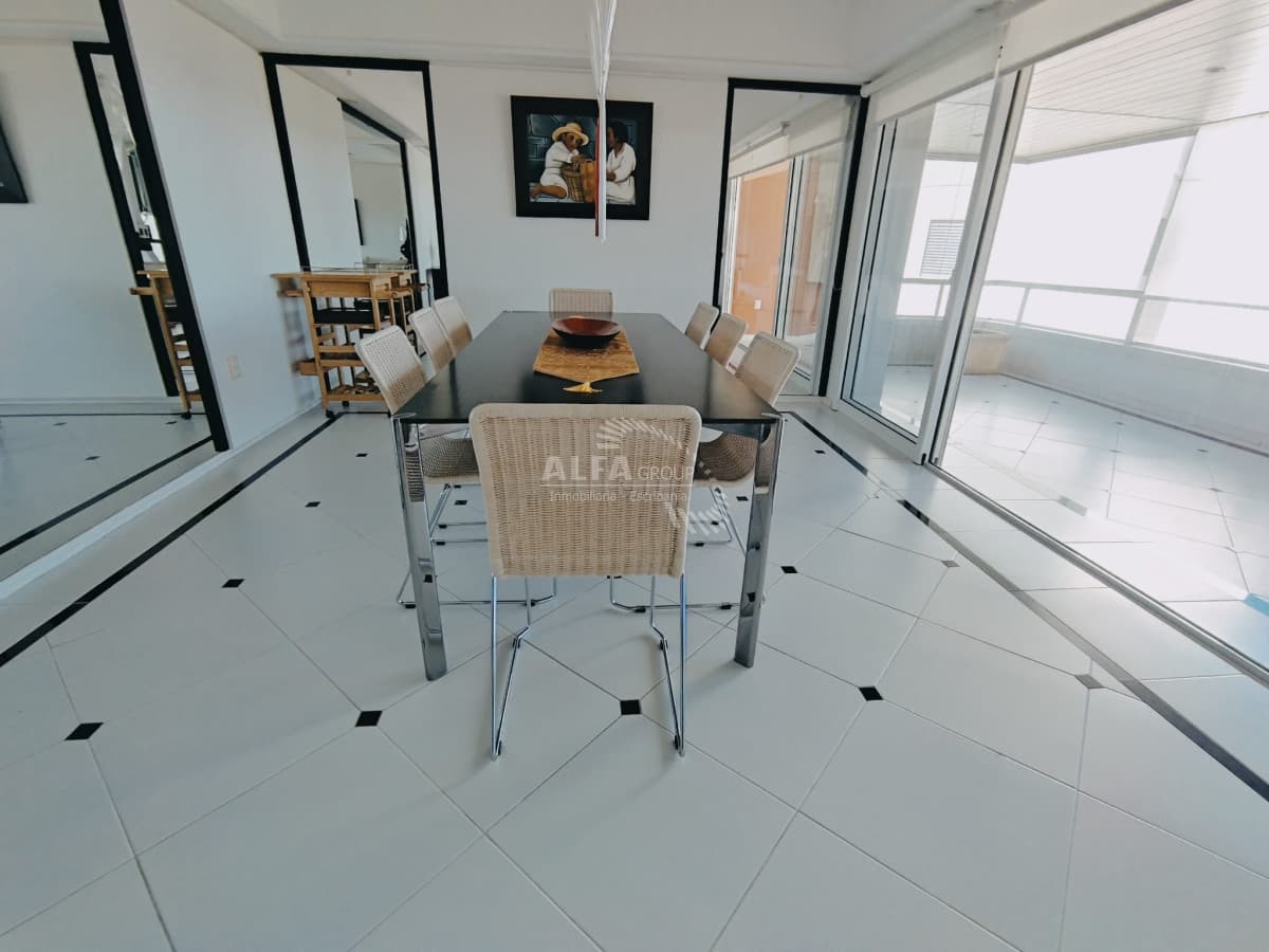ALQUILER DE TEMPORADA DE HERMOSO APARTAMENTO 4 DORMITORIOS PRIMERA LINEA BRAVA
