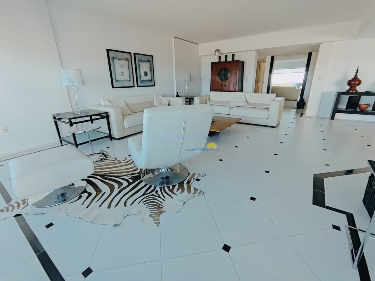 ALQUILER DE TEMPORADA DE HERMOSO APARTAMENTO 4 DORMITORIOS PRIMERA LINEA BRAVA - Inmobiliaria Playa del Este
