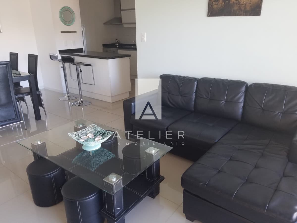 apartamento en zona de Aidy Grill con parrillero en Terraza