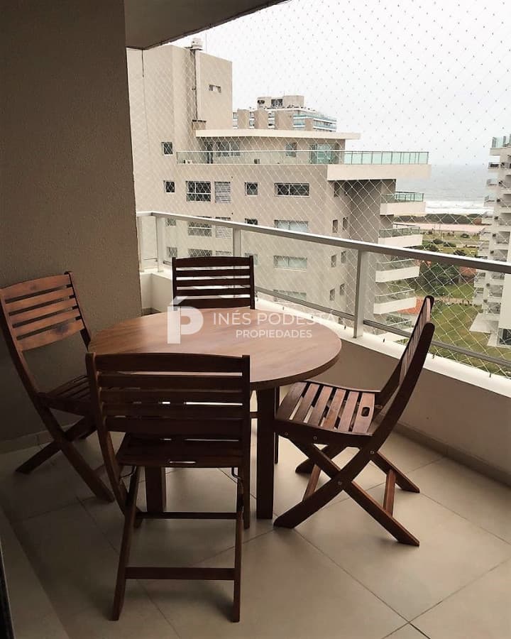 2 Dormitorios y terraza con parrillero propio