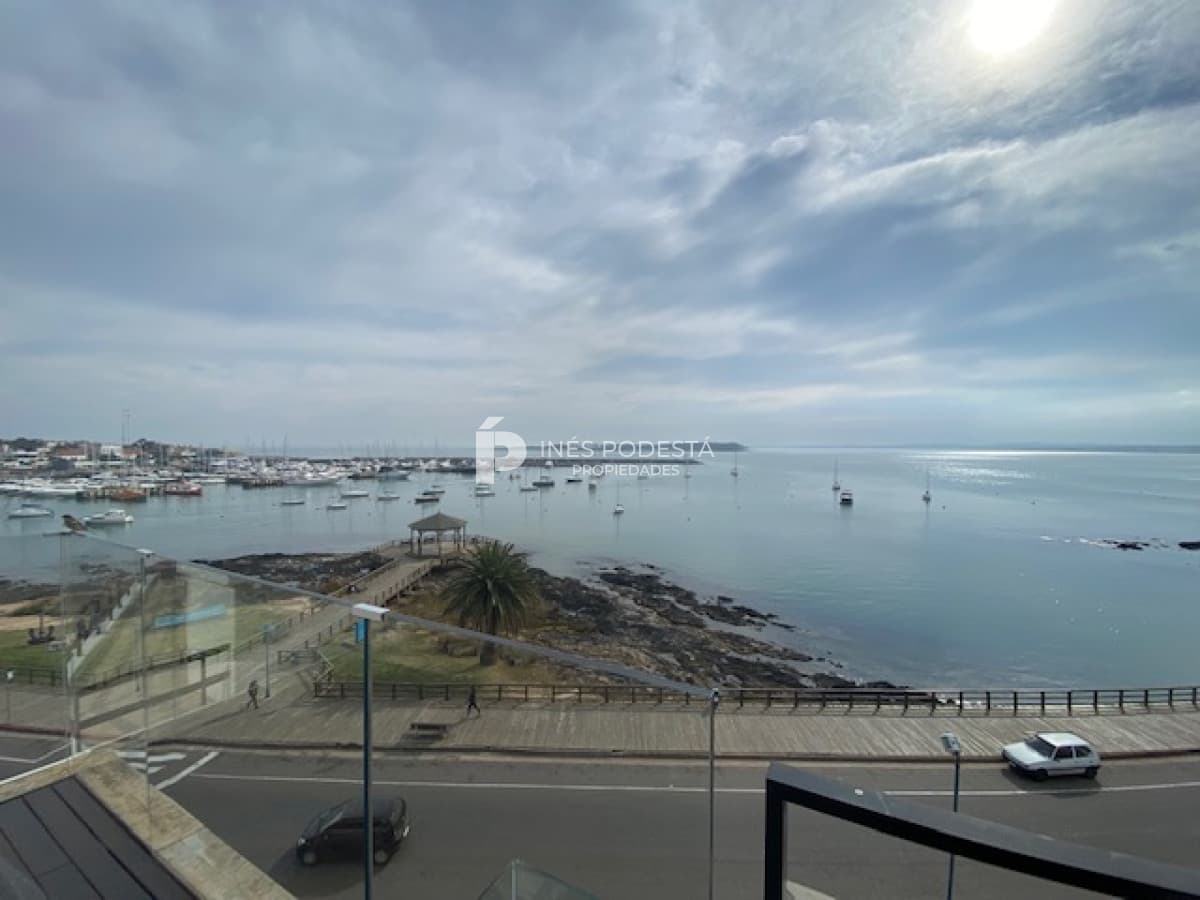 Apartamento ID.7716 - Venta en Puerto apartamento Pent House 4 dormitorios