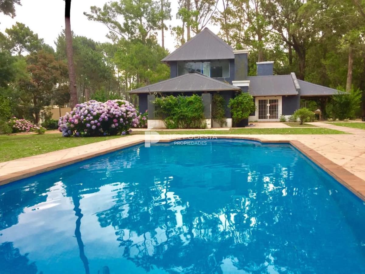 Casa ID.39397 - Casa en venta Burnett 4 dormitorios con piscina