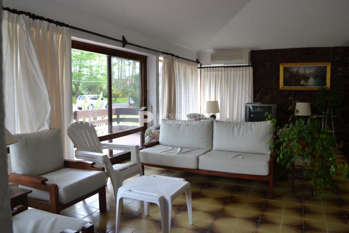 Alquiler casa con 4 dormitorios