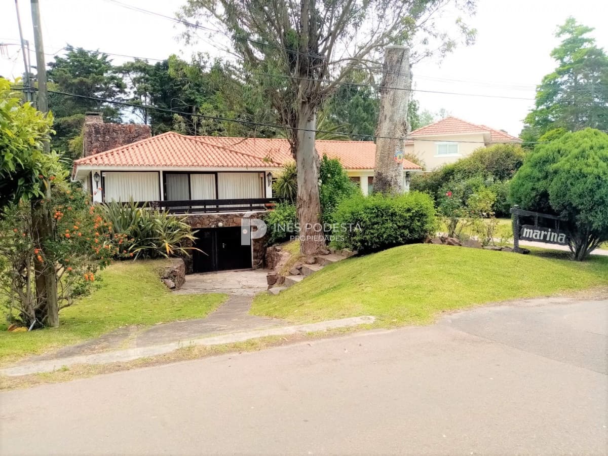 Alquiler casa con 4 dormitorios