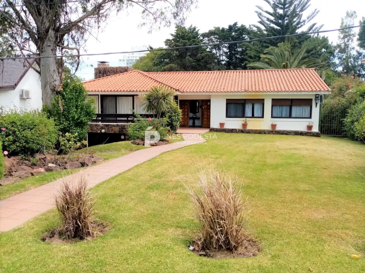Alquiler casa con 4 dormitorios