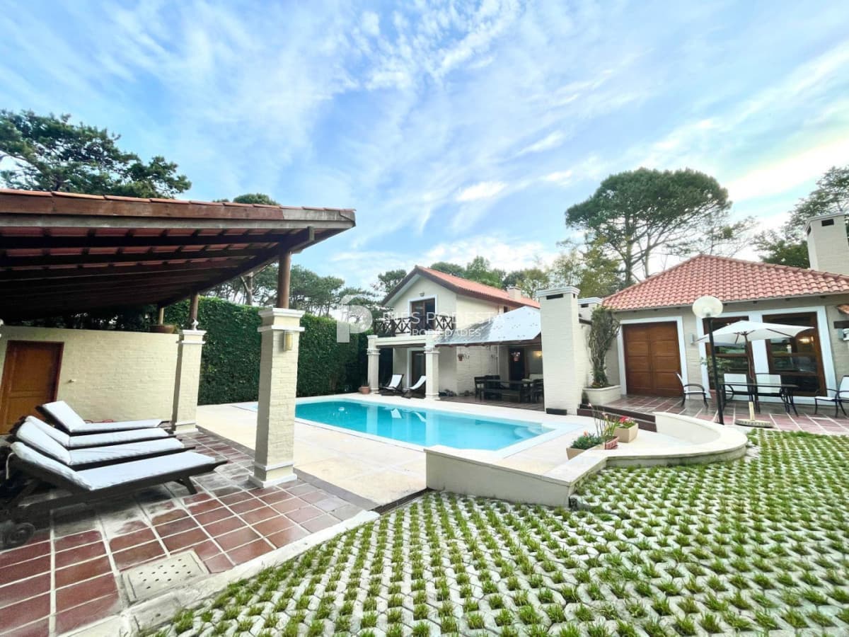 Casa ID.246 - Casa en Venta| San Rafael 4 dormitorios con piscina| Punta del Este