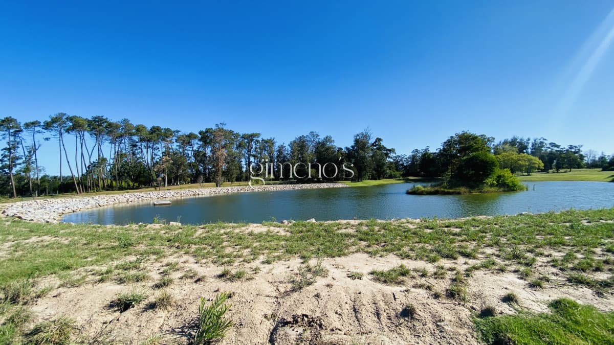 Terreno en barrio privado La Cañada en Punta del Este