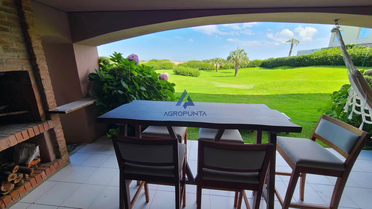 Venta apartamento en Manantiales sobre el mar