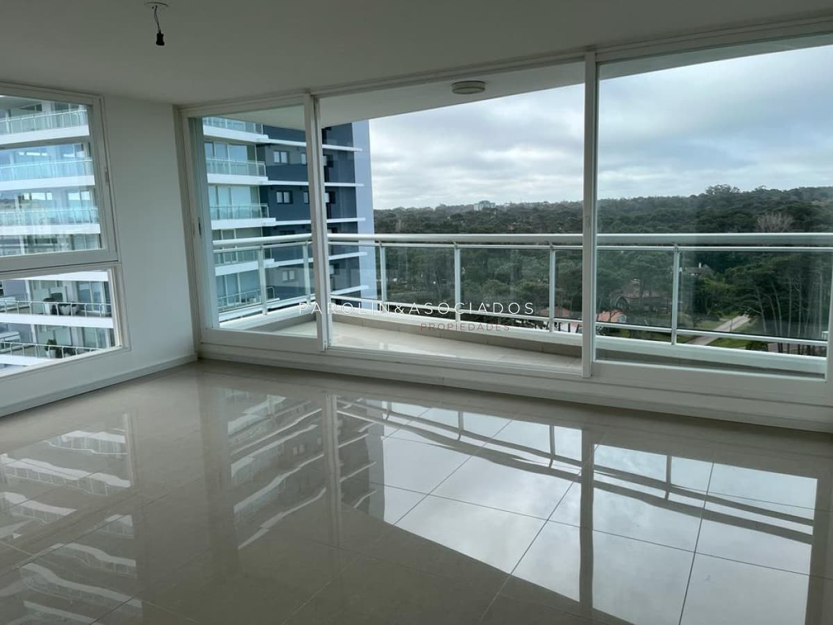 Apartamento en venta de 1 dormitorio en Torre One, Punta del Este