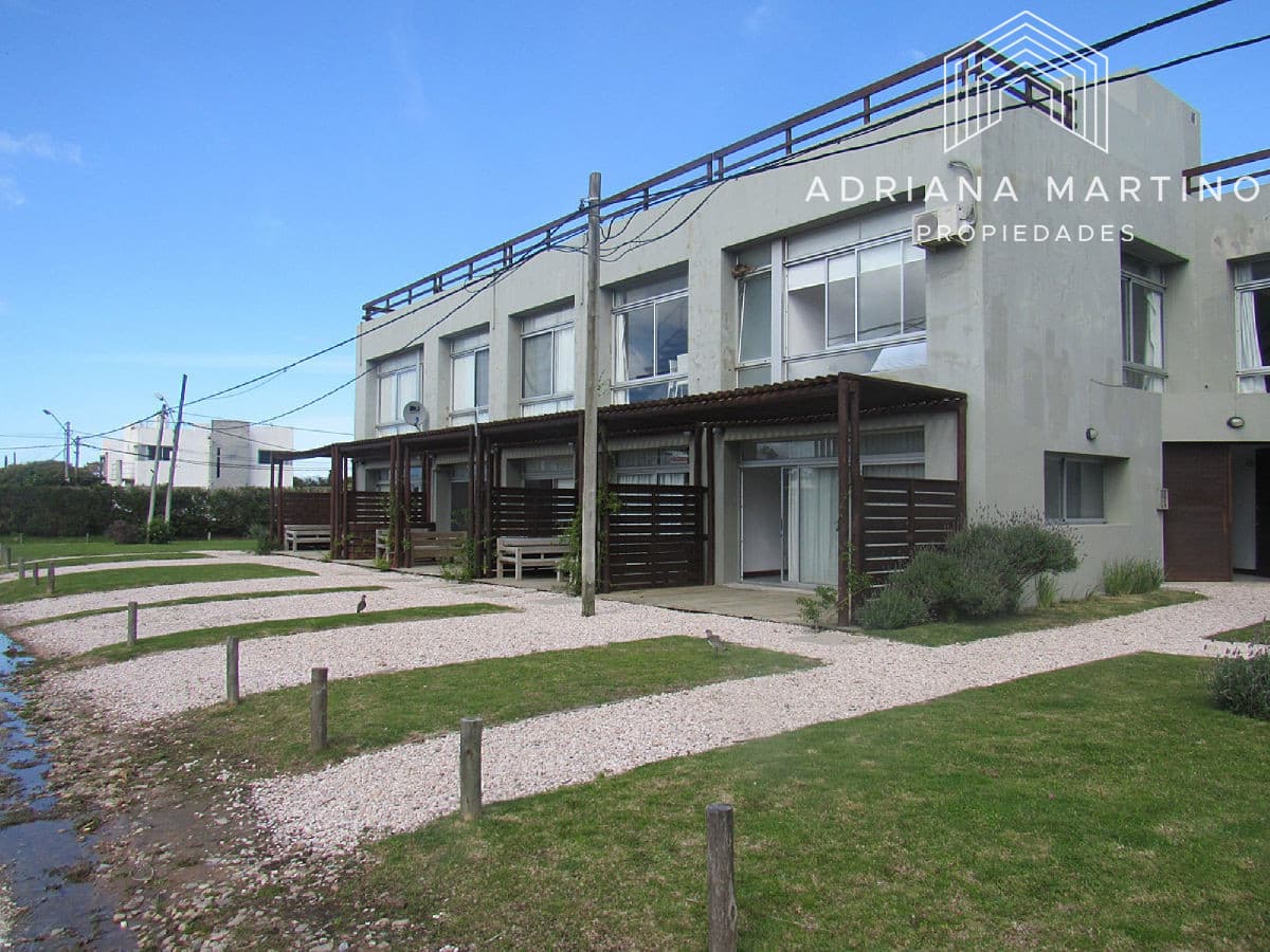 Apartamento ubicado en manantiales tipo monoambiente.