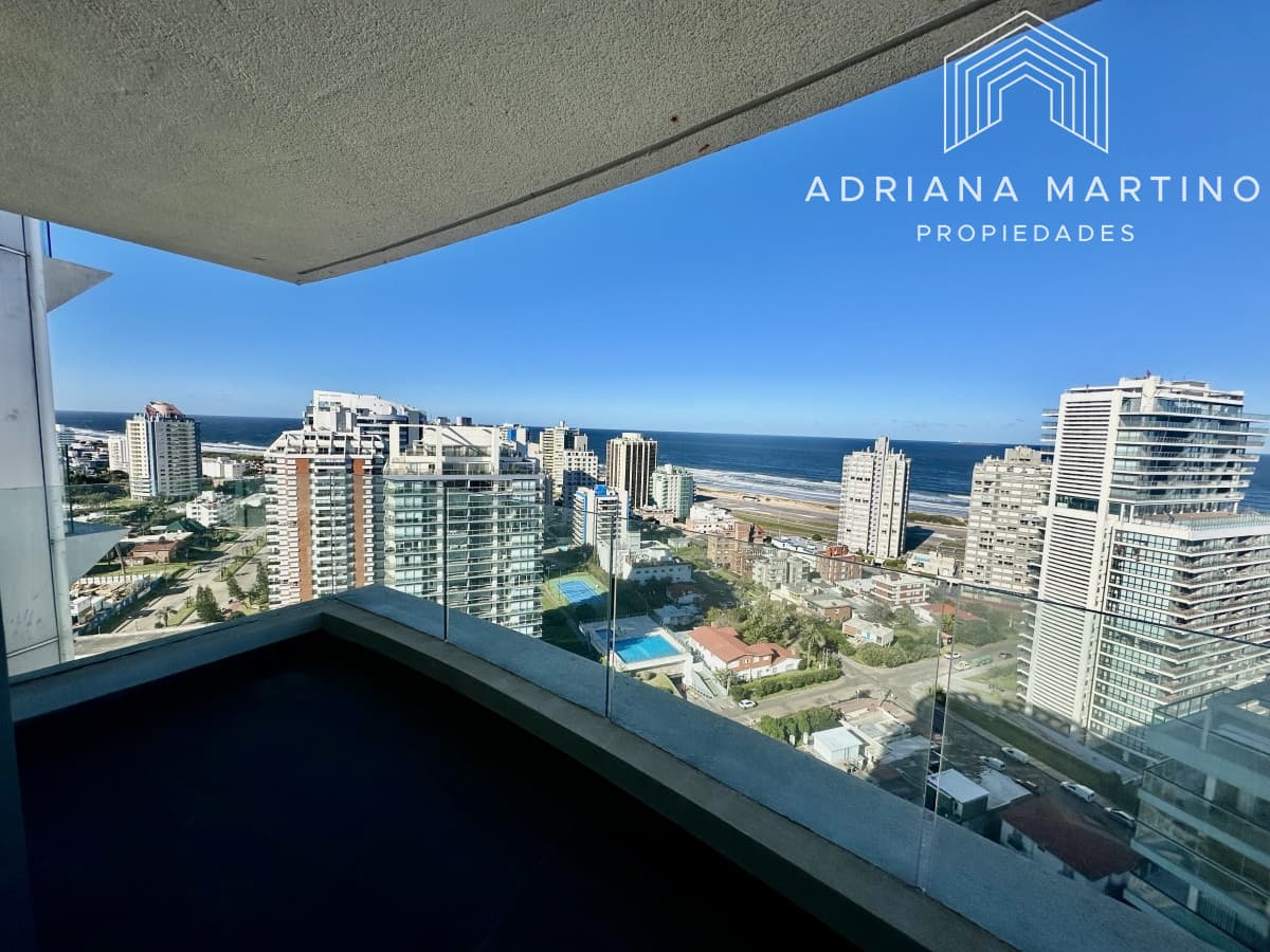 Excelente apartamento con vista al mar en alquiler anual