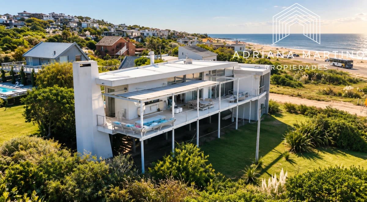 Casa en venta en primera línea al mar – El Chorro, Manantiales