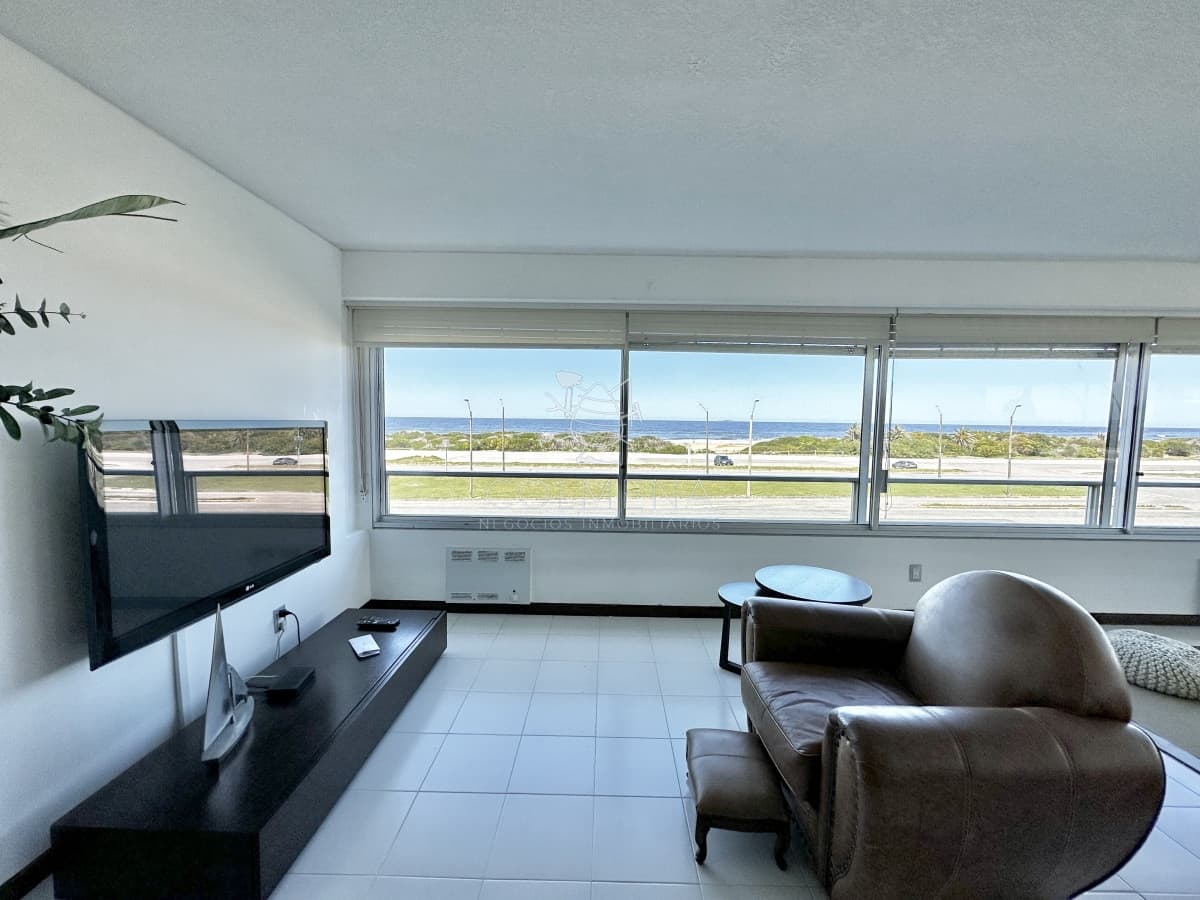 Departamento en venta edificio Tiburon II, Punta del Este.