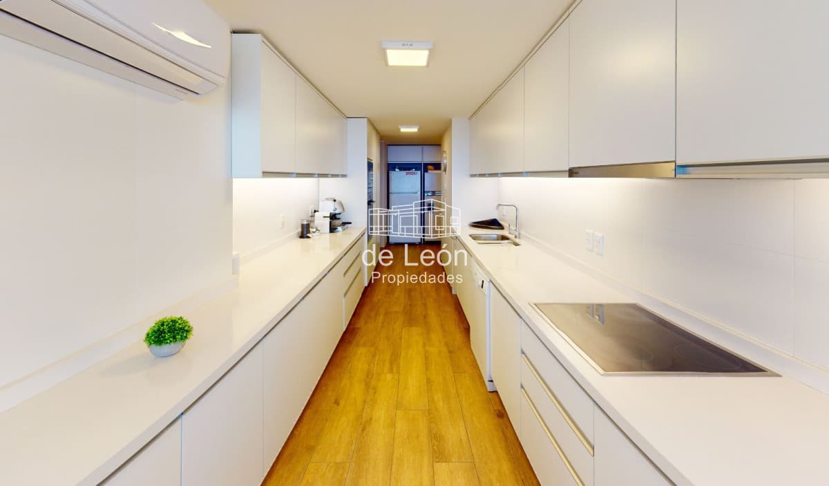 Alquiler temporal, apartamento 3 dormitorios, Tiburon I, Playa Brava, Punta del Este.