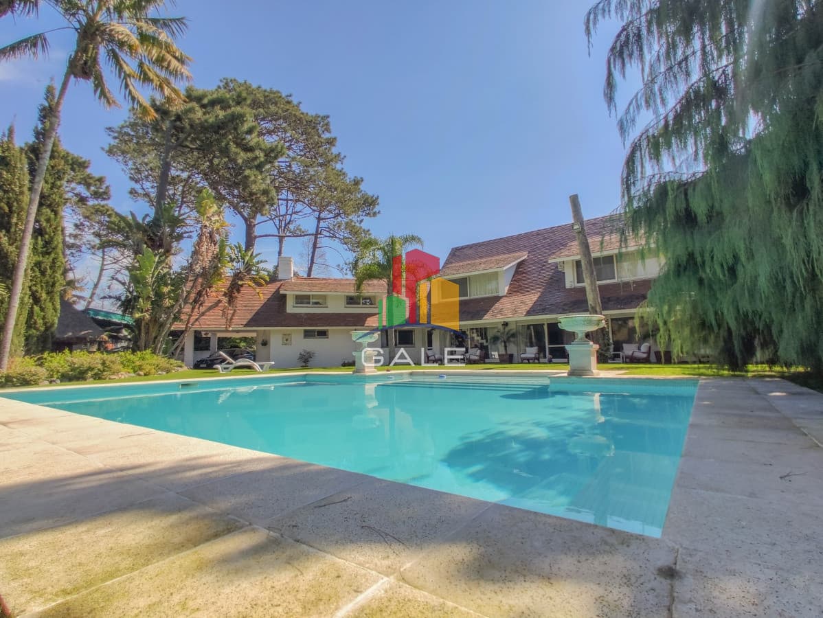 Gale Propiedades & Escribanía Casa ID.815 - Casa en venta el Playa Mansa, Punta del Este