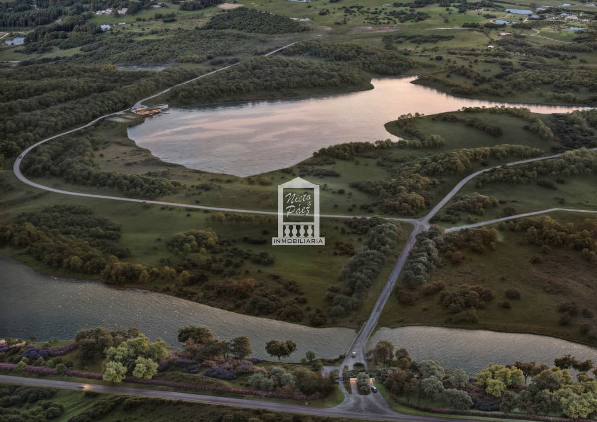 The Colette Farm, sobre laguna, 30.011 m2