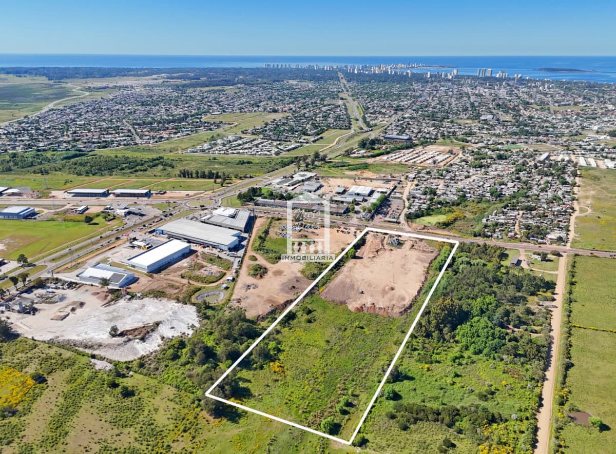 Lote en Nuevo Parque industrial Cerrado