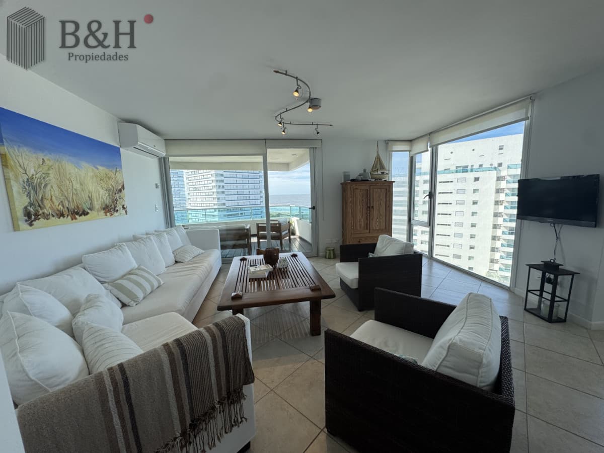 Apartamento en alquiler temporal de 3 dormitorios en Playa Brava