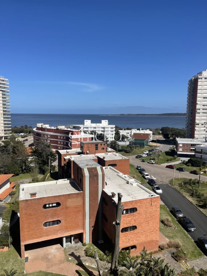 Venta de Apartamento 3 Suites - Playa Mansa -