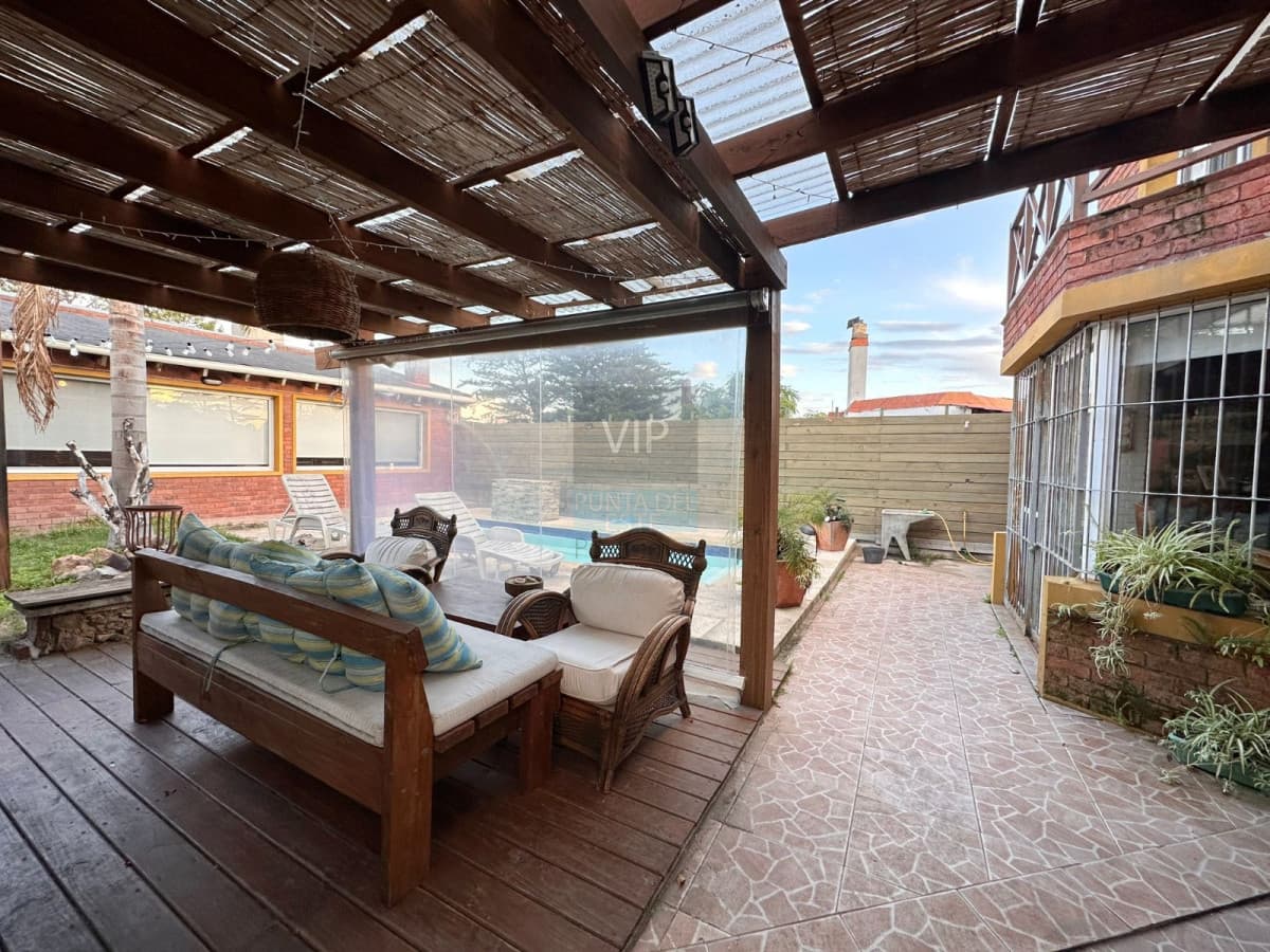 Casa 4 dormitorios en Playa Mansa